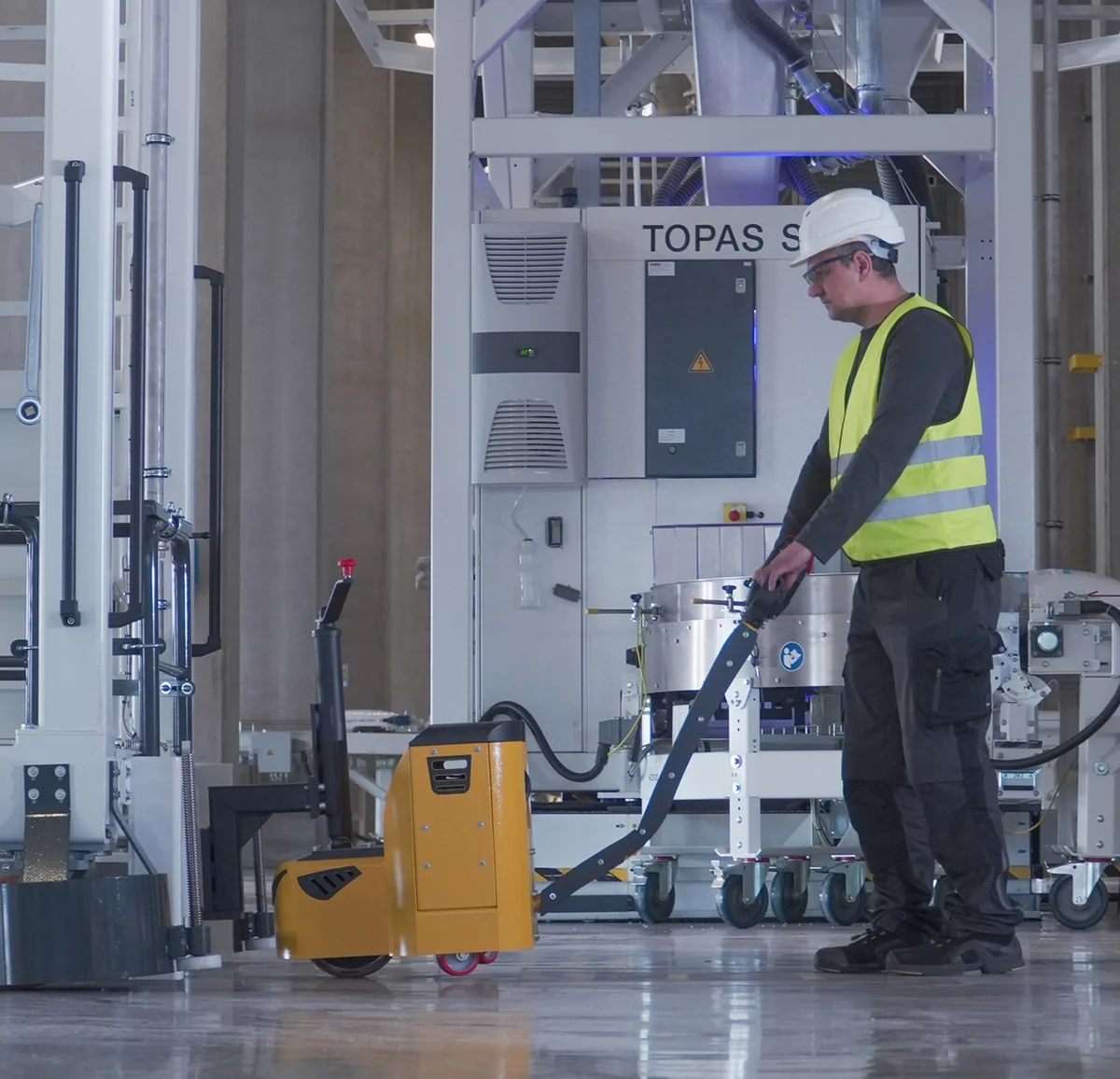Positioning the bulk loading station under the silo