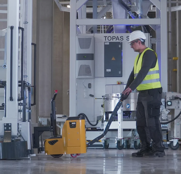 Positioning the bulk loading station under the silo