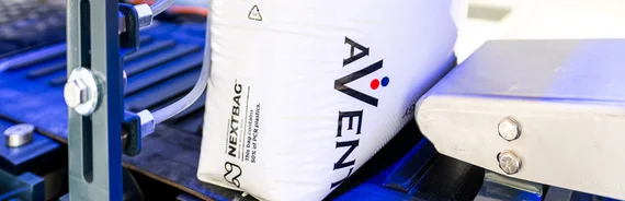 Die nachhaltigen AVENTUS-Verpackungslösungen auf dem Förderband