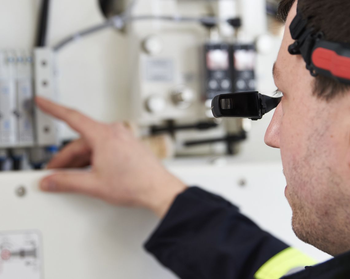 Remote Service: Störungsbeseitigung bei Verpackungsanlage mithilfe von AVENTUS Visual Assistance